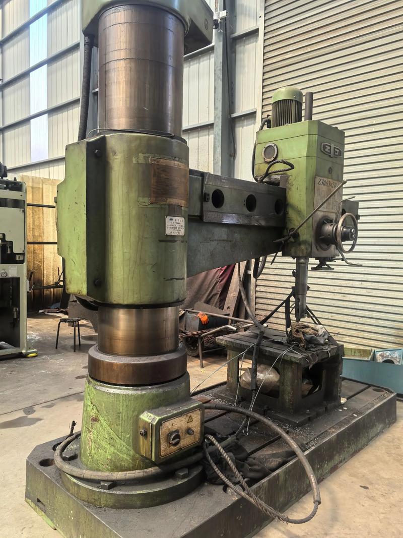 二手設備推薦 中捷3063搖臂鉆，安裝少用，八成新質優價廉