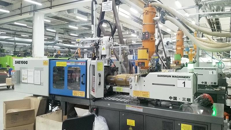 果筐注塑機與塑料機械設備安裝 海雄、三順與山東塑料機械設備廠的解決方案